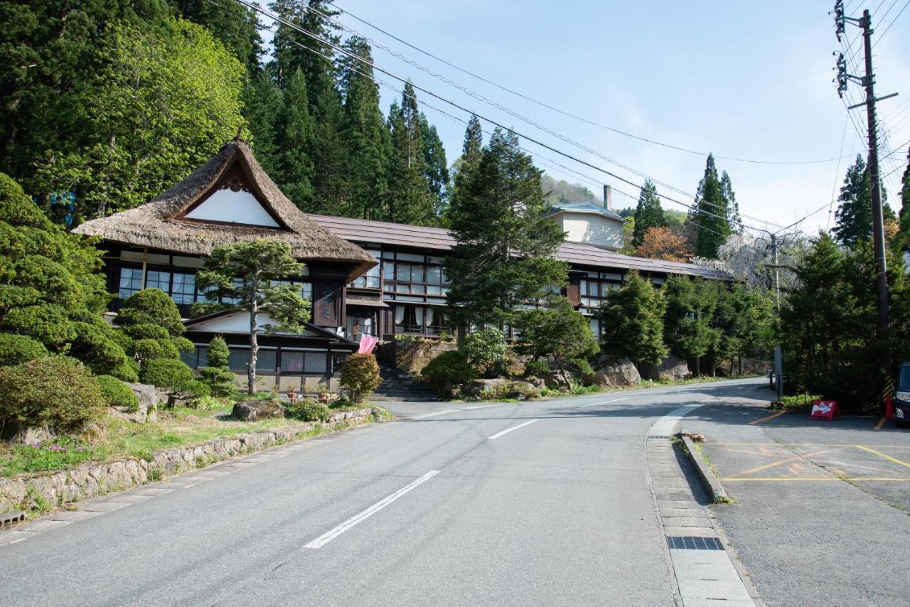 Nishiya Hotel Yonezawa Esterno foto